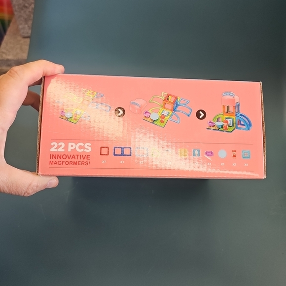 2019 NIB Magformers Town Set Ice Cream Shop 22 Pieces Building Set - Picture 3 of 6